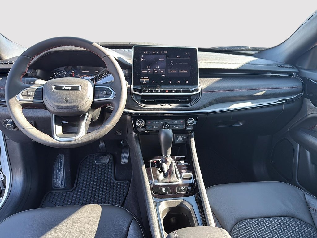 2025 Jeep Compass TRAILHAWK in St-Jean-Sur-Richelieu, Quebec - 9 - w1024h768px