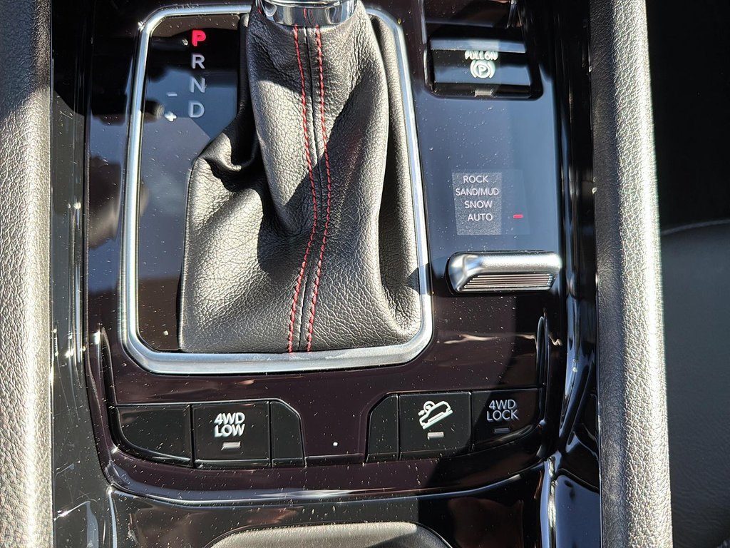 2025 Jeep Compass TRAILHAWK in St-Jean-Sur-Richelieu, Quebec - 15 - w1024h768px