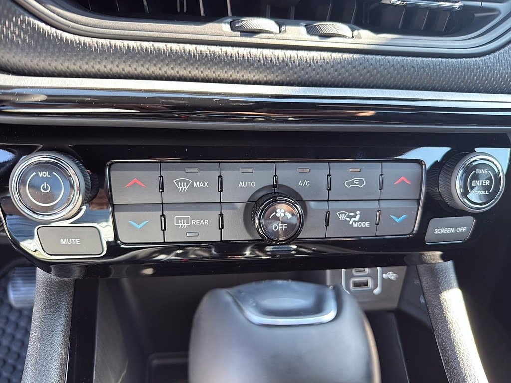 2025 Jeep Compass TRAILHAWK in St-Jean-Sur-Richelieu, Quebec - 13 - w1024h768px