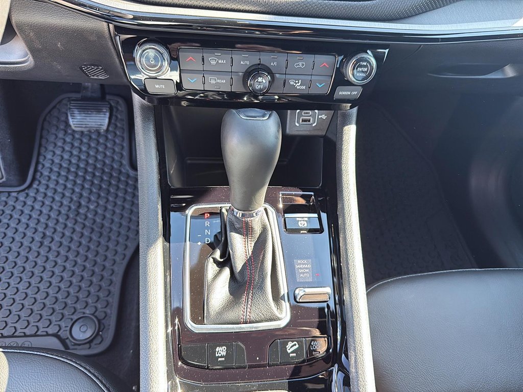 2025 Jeep Compass TRAILHAWK in St-Jean-Sur-Richelieu, Quebec - 14 - w1024h768px