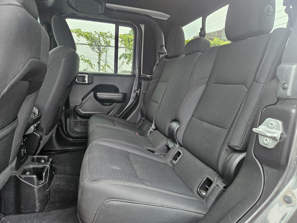 Jeep Gladiator Willys 2021 à St-Jean-Sur-Richelieu, Québec - 10 - w1024h768px