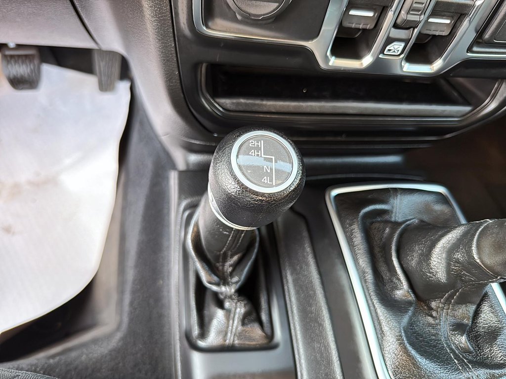 2022 Jeep Gladiator Willys V6 4X4 MANUELLE 6 VITESSES in St-Jean-Sur-Richelieu, Quebec - 16 - w1024h768px
