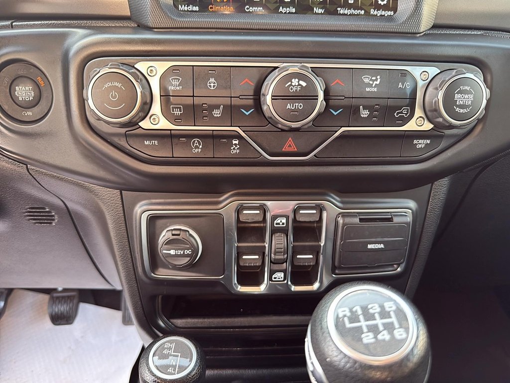 2022 Jeep Gladiator Willys V6 4X4 MANUELLE 6 VITESSES in St-Jean-Sur-Richelieu, Quebec - 14 - w1024h768px