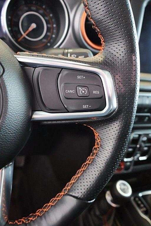 2023 Jeep Gladiator Mojave in Saint-Hyacinthe, Quebec - 11 - w1024h768px