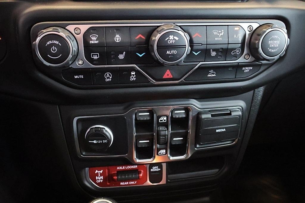 2023 Jeep Gladiator Mojave in Saint-Hyacinthe, Quebec - 16 - w1024h768px