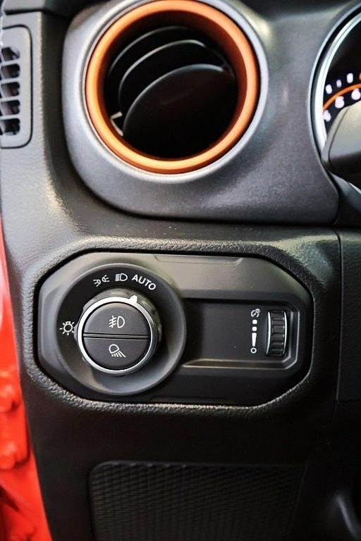 2023 Jeep Gladiator Mojave in Saint-Hyacinthe, Quebec - 18 - w1024h768px