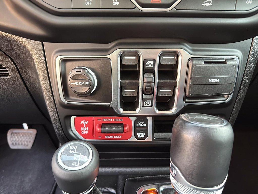 Jeep Gladiator Rubicon V6 Cuir - Navigation 2023 à St-Jean-Sur-Richelieu, Québec - 14 - w1024h768px