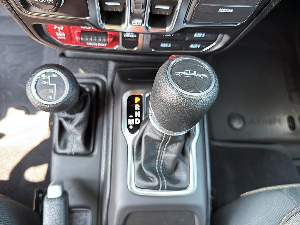 2025 Jeep Gladiator MOJAVE in St-Jean-Sur-Richelieu, Quebec - 14 - w1024h768px