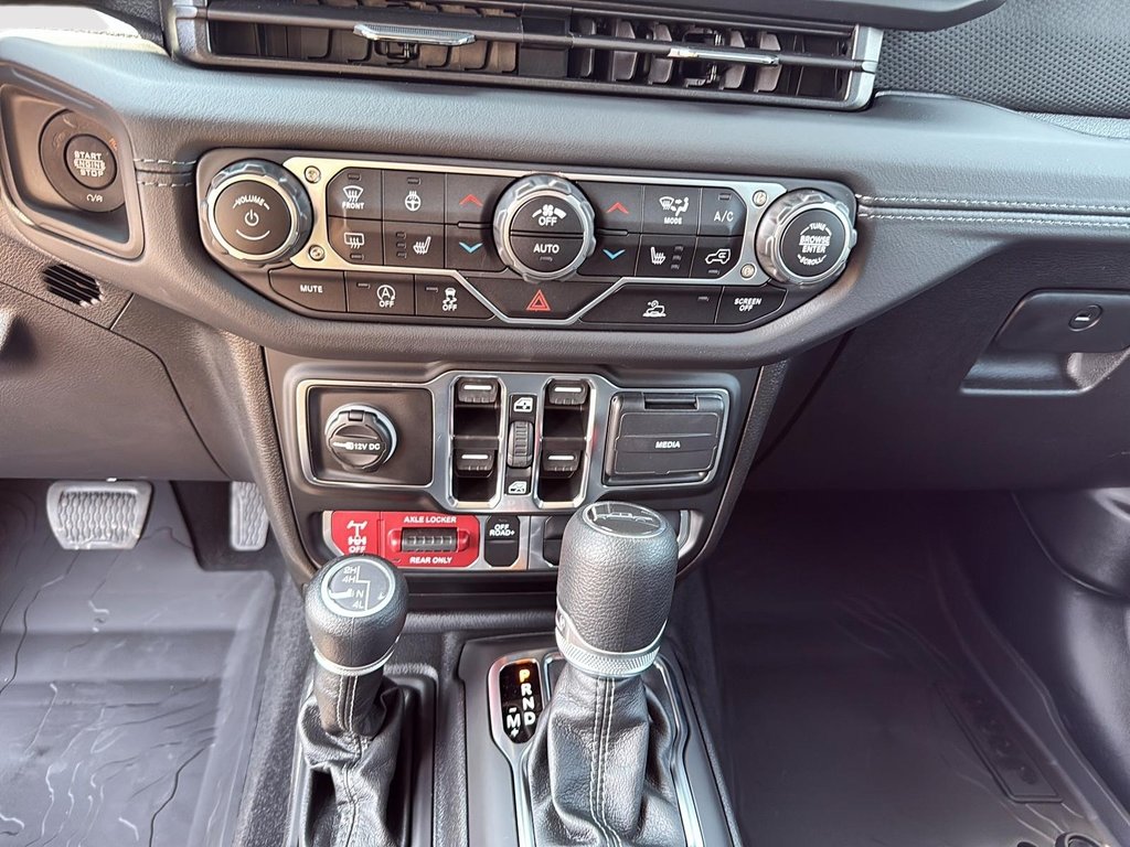 2025 Jeep Gladiator MOJAVE in St-Jean-Sur-Richelieu, Quebec - 13 - w1024h768px