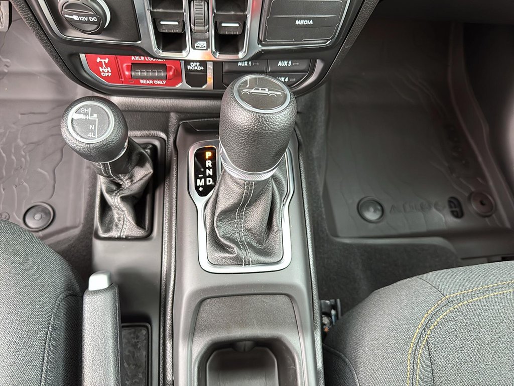 Jeep Gladiator WILLYS 2025 à Sherbrooke, Québec - 15 - w1024h768px