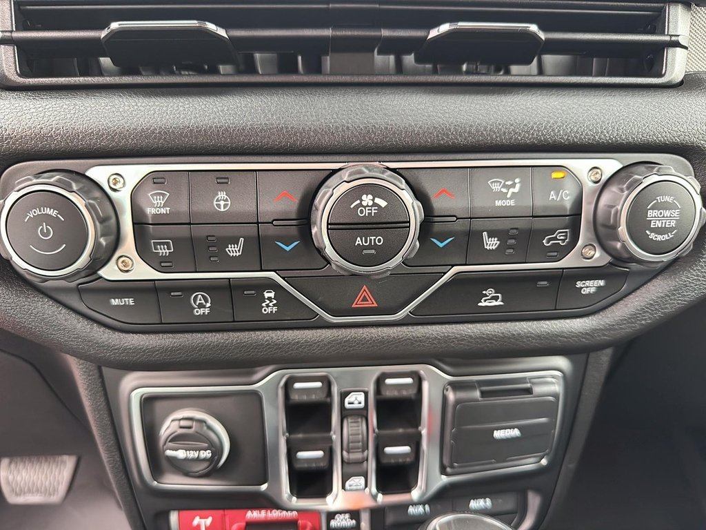 Jeep Gladiator WILLYS 2025 à Sherbrooke, Québec - 14 - w1024h768px