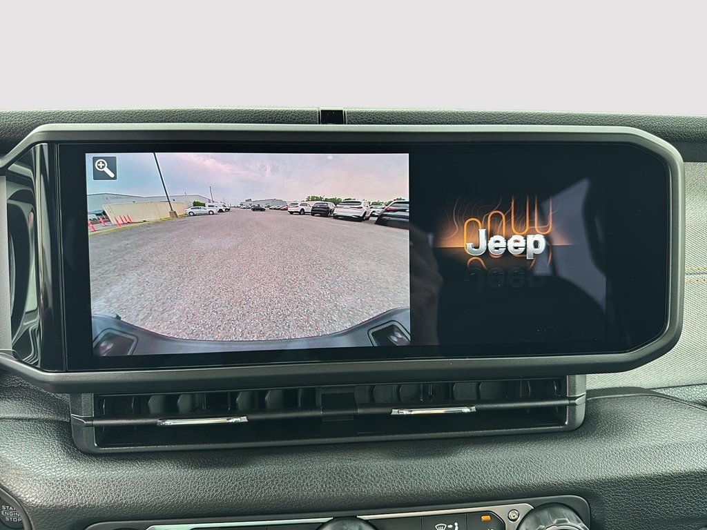 Jeep Gladiator WILLYS 2025 à Sherbrooke, Québec - 18 - w1024h768px