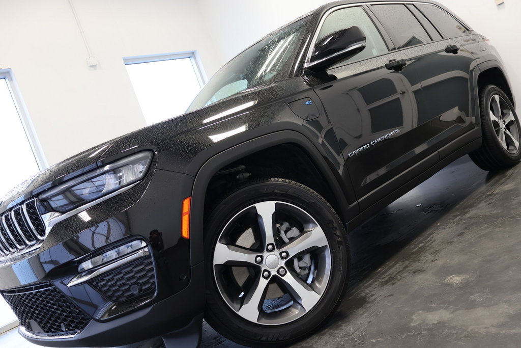 Grand Cherokee 4xe LIMITED + DVD + TOIT PANORAMIQUE 2022 à St-Jean-Sur-Richelieu, Québec - 2 - w1024h768px