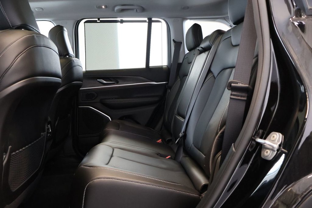 Jeep Grand Cherokee 4xe  2023 à St-Jean-Sur-Richelieu, Québec - 17 - w1024h768px