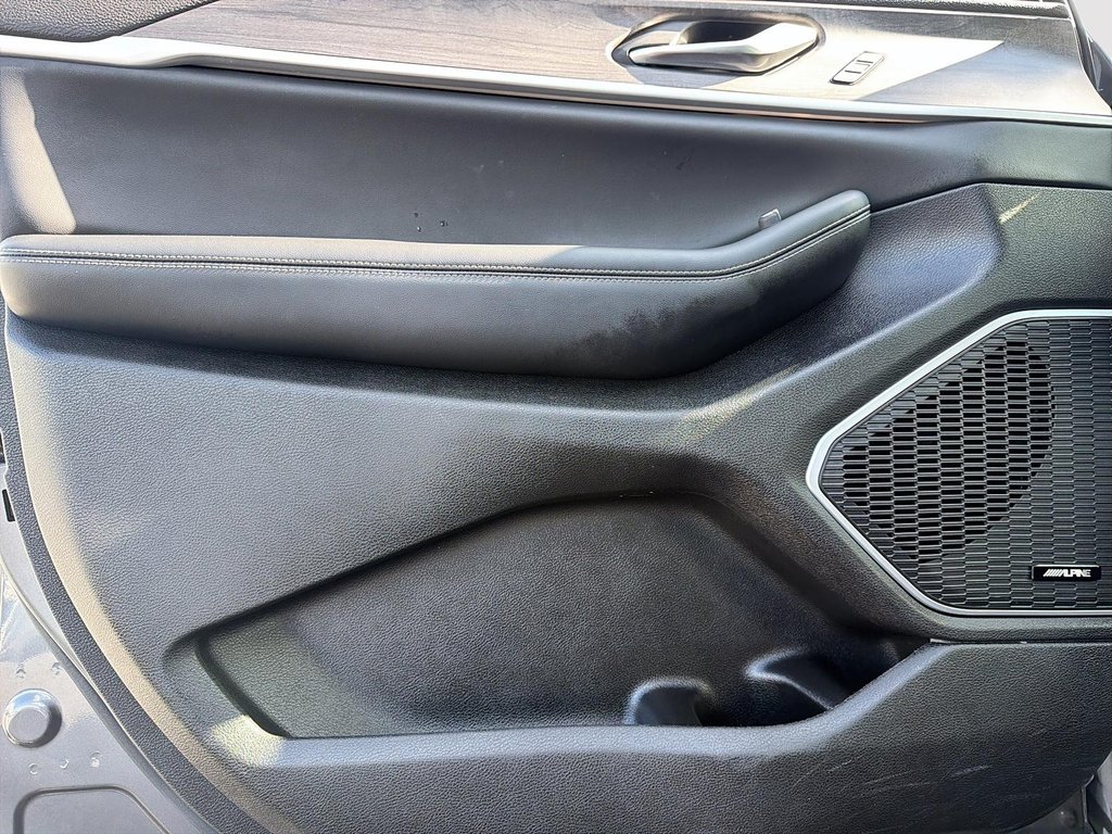2023 Jeep Grand Cherokee L Limited in St-Jean-Sur-Richelieu, Quebec - 11 - w1024h768px