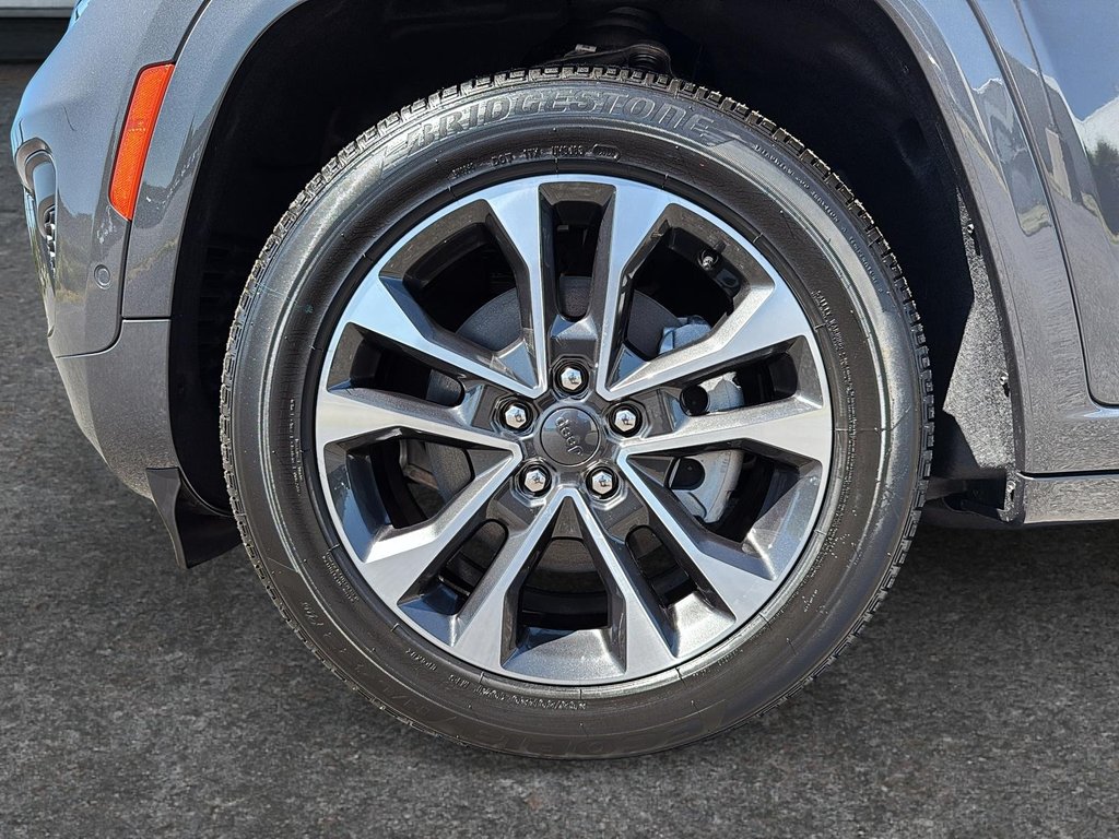 Jeep Grand Cherokee L OVERLAND 2025 à Sherbrooke, Québec - 7 - w1024h768px