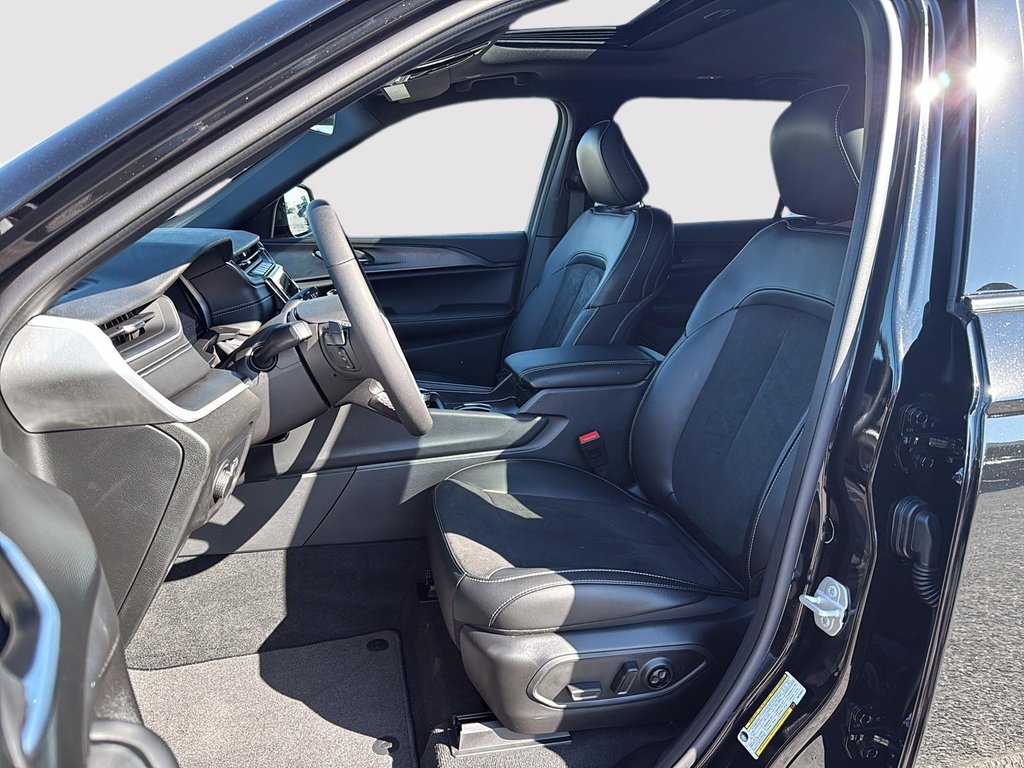 2025 Jeep Grand Cherokee L ALTITUDE in Sherbrooke, Quebec - 8 - w1024h768px