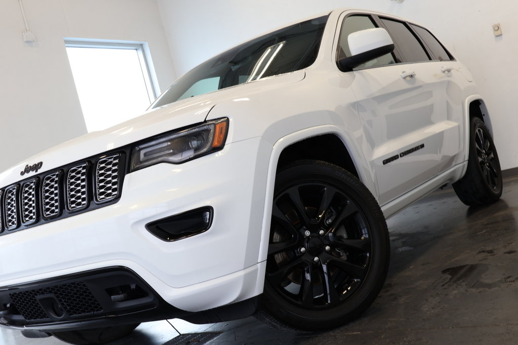 GRAND CHEROKEE WK Altitude V6 4X4 Toit-Ouvrant | Navigation | Suede 2022 à St-Jean-Sur-Richelieu, Québec - 2 - w1024h768px