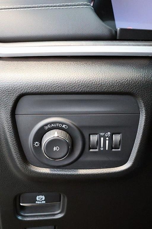 Jeep Grand Cherokee LIMITED 2023 à St-Jean-Sur-Richelieu, Québec - 19 - w1024h768px