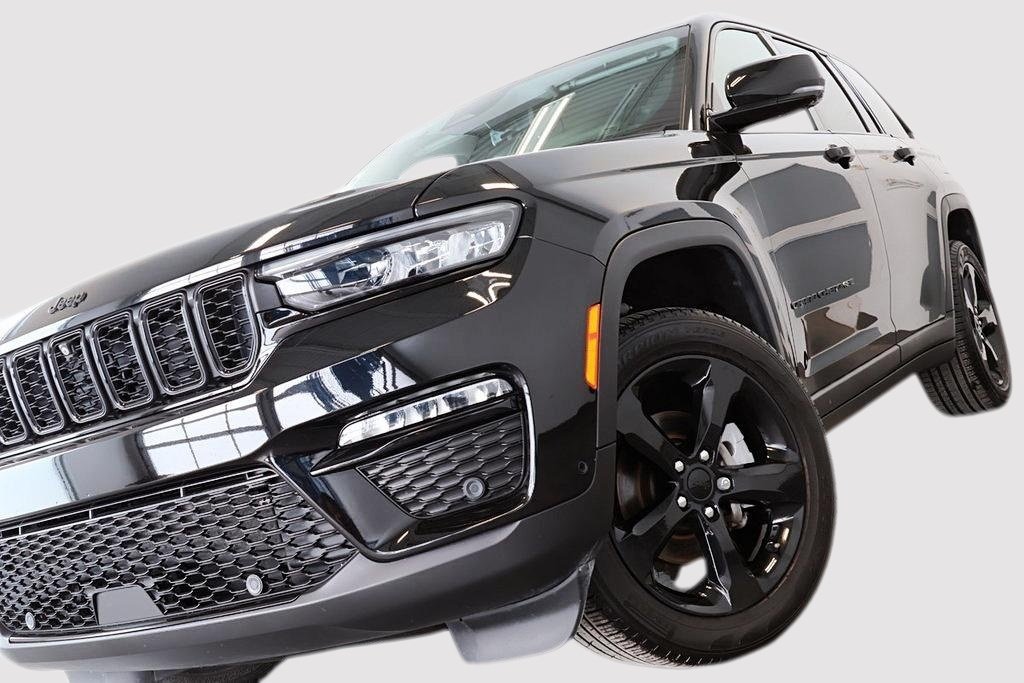 Jeep Grand Cherokee LIMITED 2023 à St-Jean-Sur-Richelieu, Québec - 2 - w1024h768px