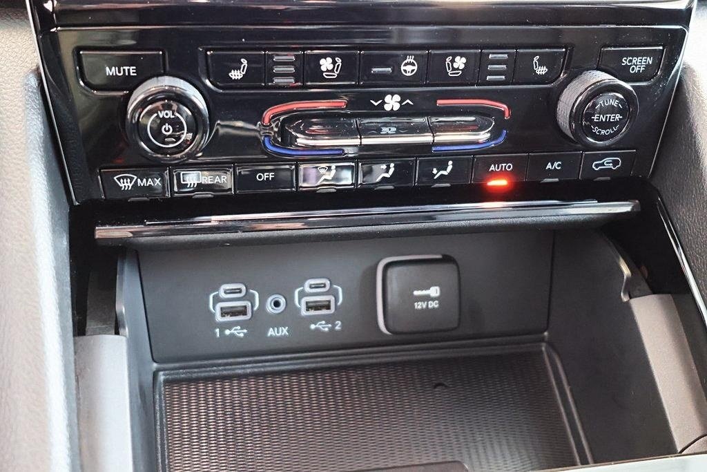 Jeep Grand Cherokee LIMITED 2023 à St-Jean-Sur-Richelieu, Québec - 18 - w1024h768px