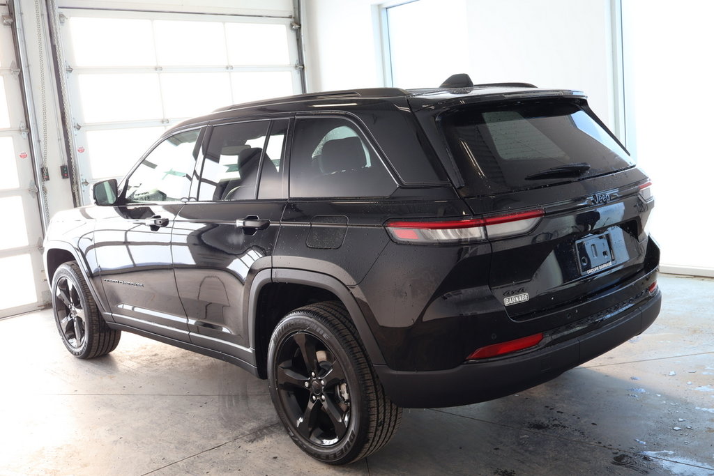 2024  Grand Cherokee ALTITUDE in St-Jean-Sur-Richelieu, Quebec - 5 - w1024h768px