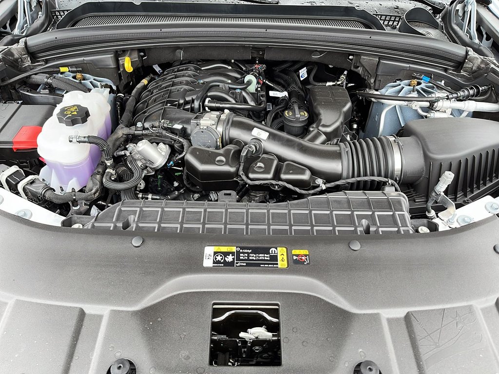 2025 Jeep Grand Cherokee SUMMIT in Sherbrooke, Quebec - 8 - w1024h768px
