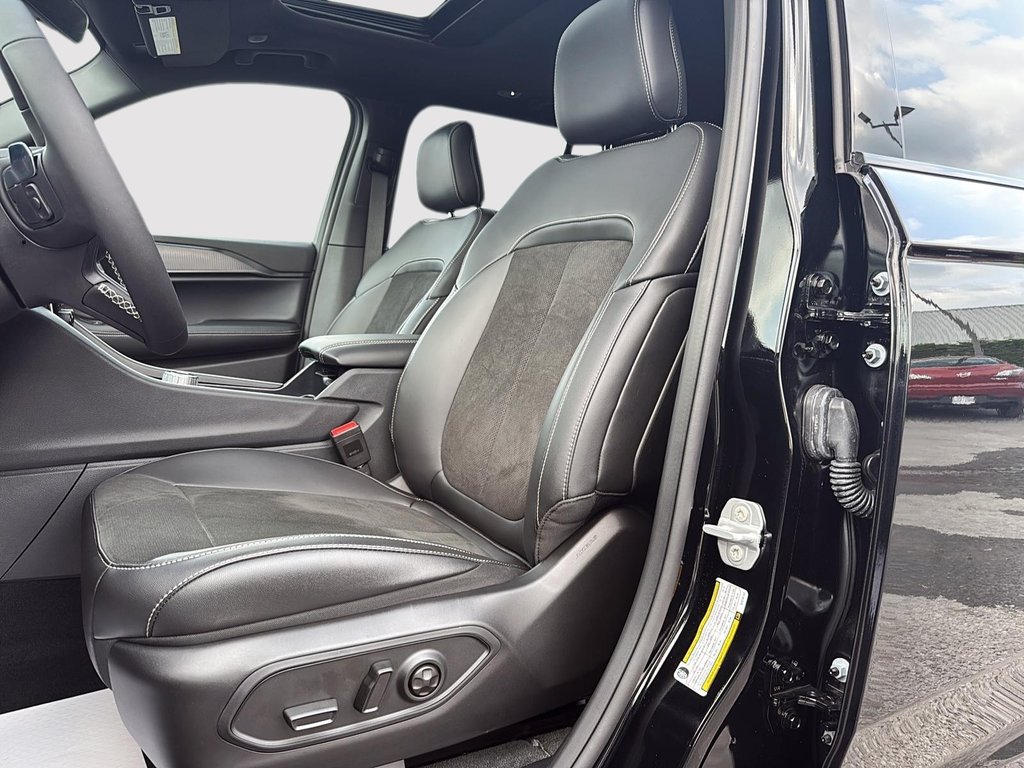 Jeep Grand Cherokee LAREDO ALTITUDE 2025 à Sherbrooke, Québec - 9 - w1024h768px