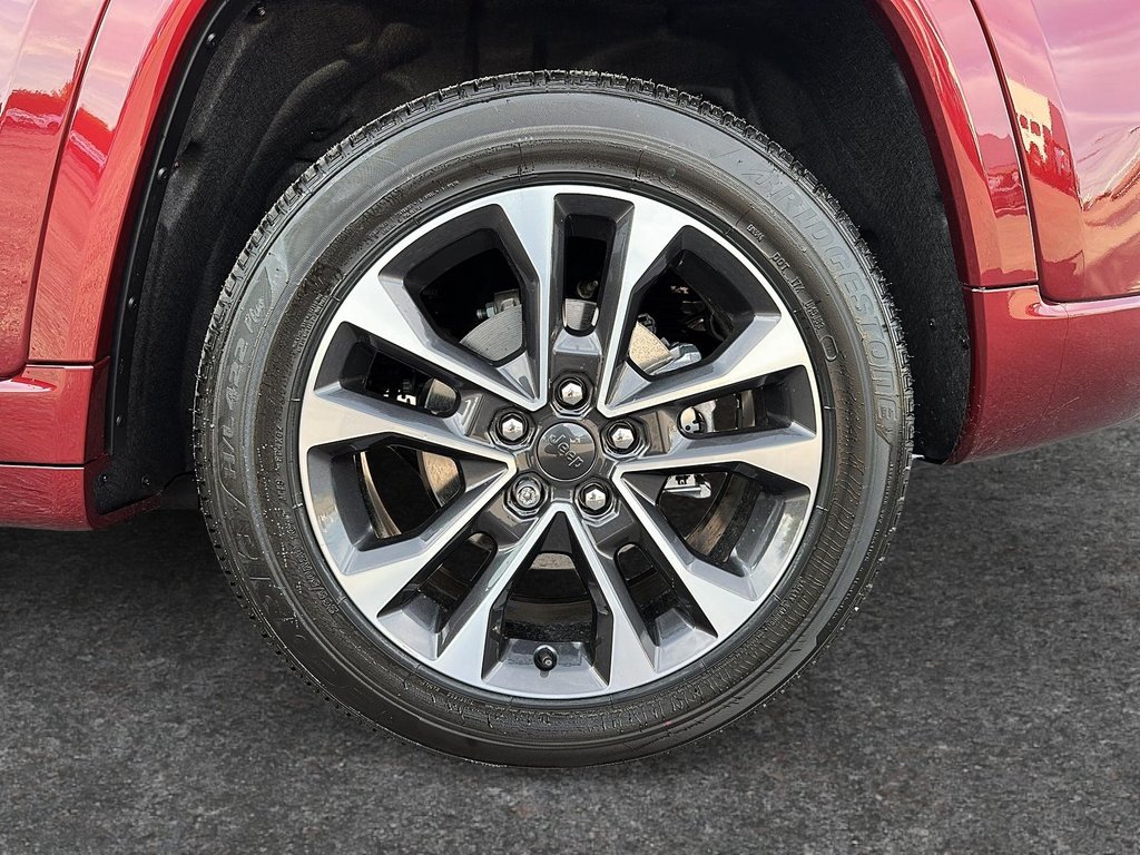 2025 Jeep GRAND CHEROKEE OVERLAND in Sherbrooke, Quebec - 7 - w1024h768px