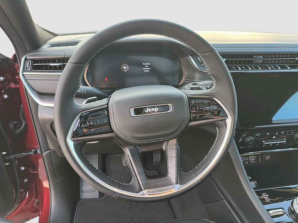 2025 Jeep GRAND CHEROKEE OVERLAND in Sherbrooke, Quebec - 11 - w1024h768px