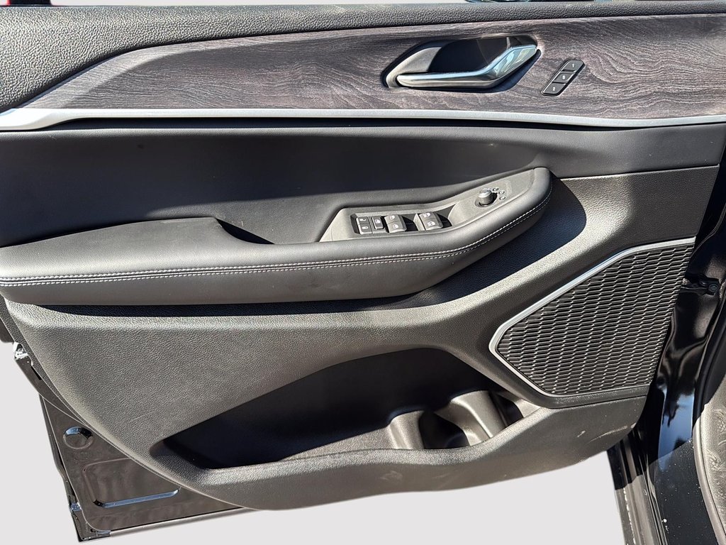 Jeep Grand Cherokee LIMITED 2025 à St-Jean-Sur-Richelieu, Québec - 8 - w1024h768px