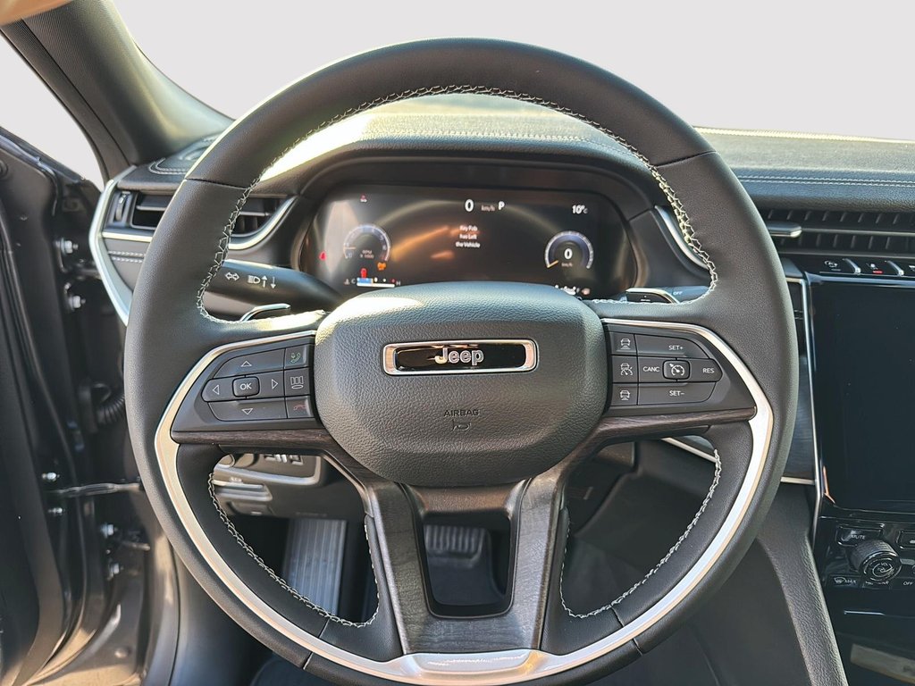 2025 Jeep Grand Cherokee LIMITED in Sherbrooke, Quebec - 12 - w1024h768px