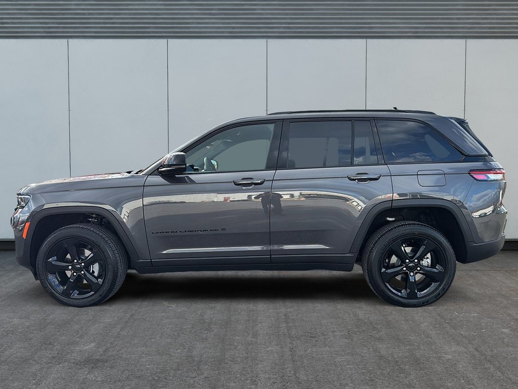 Jeep Grand Cherokee LAREDO ALTITUDE 2025 à Sherbrooke, Québec - 5 - w1024h768px