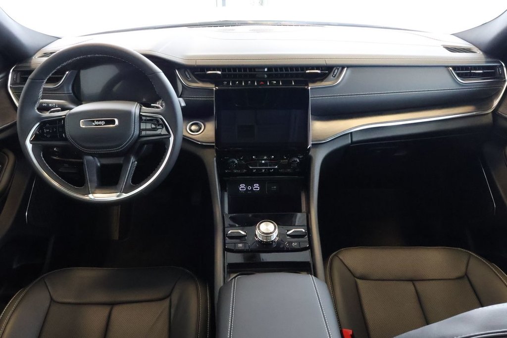 Jeep Grand Cherokee OVERLAND 2025 à Sherbrooke, Québec - 7 - w1024h768px