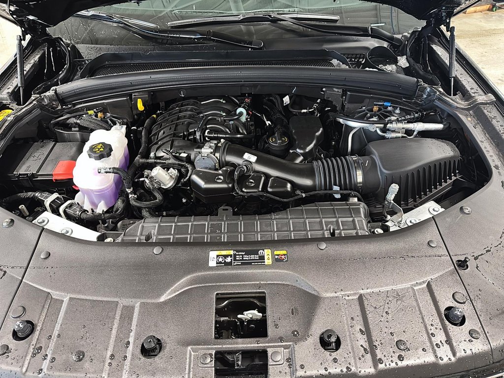 Jeep Grand Cherokee OVERLAND 2025 à St-Jean-Sur-Richelieu, Québec - 8 - w1024h768px