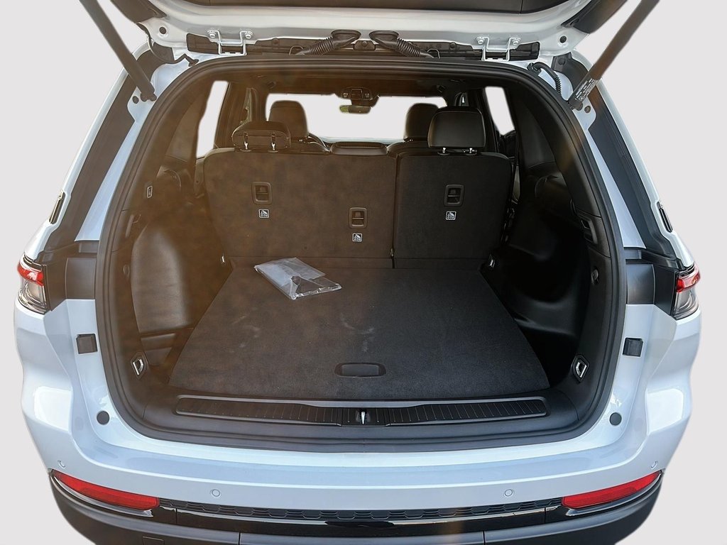 2025 Jeep Grand Cherokee Altitude in St-Jean-Sur-Richelieu, Quebec - 6 - w1024h768px