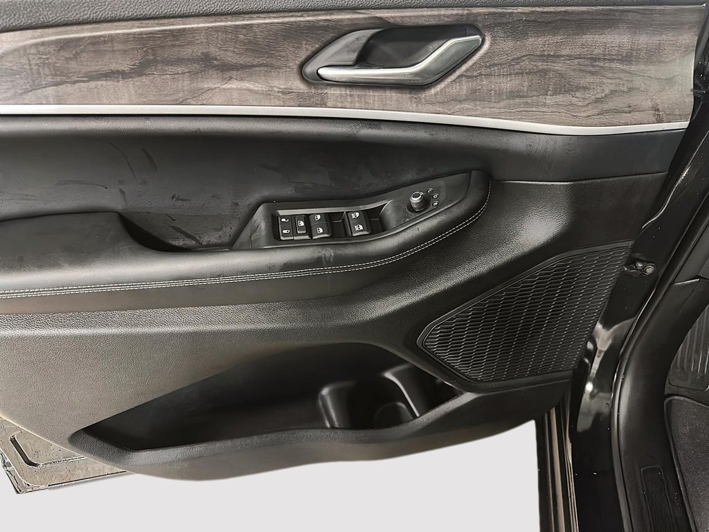 Jeep Grand Cherokee ALTITUDE 2026 à St-Jean-Sur-Richelieu, Québec - 10 - w1024h768px