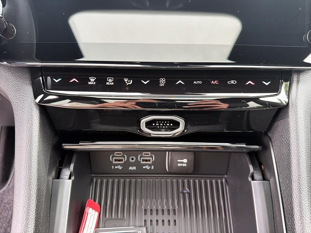 2026 Jeep Grand Cherokee LIMITED RESERVE in Sherbrooke, Quebec - 13 - w1024h768px