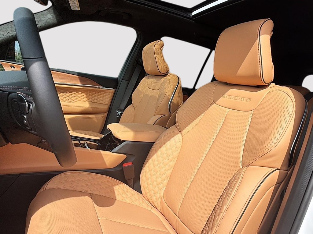 2026 Jeep Grand Cherokee SUMMIT in Sherbrooke, Quebec - 8 - w1024h768px
