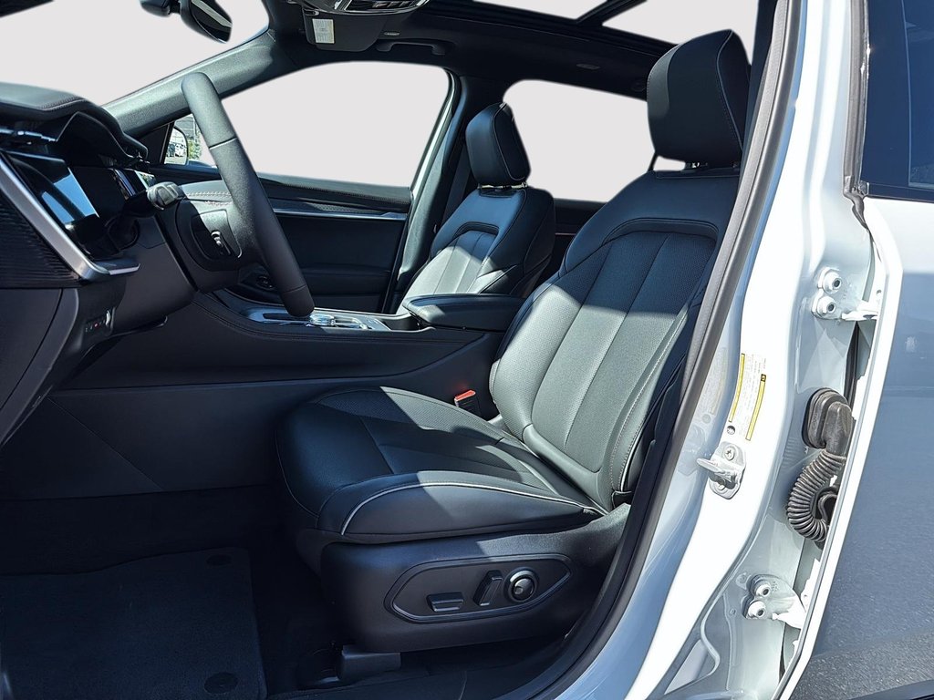 2025 Jeep WAGONEER S LIMITED in Sherbrooke, Quebec - 12 - w1024h768px