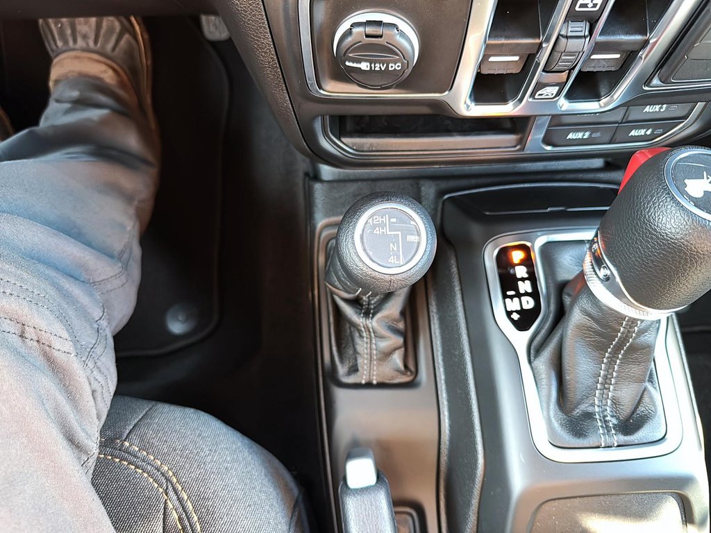 Jeep WRANGLER 4-Door SAHARA 2025 à St-Jean-Sur-Richelieu, Québec - 16 - w1024h768px