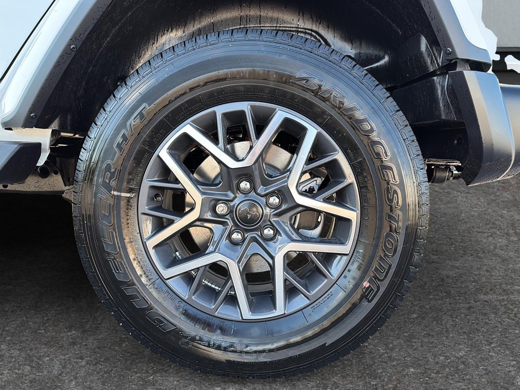 Jeep WRANGLER 4-Door SAHARA 2025 à St-Jean-Sur-Richelieu, Québec - 7 - w1024h768px