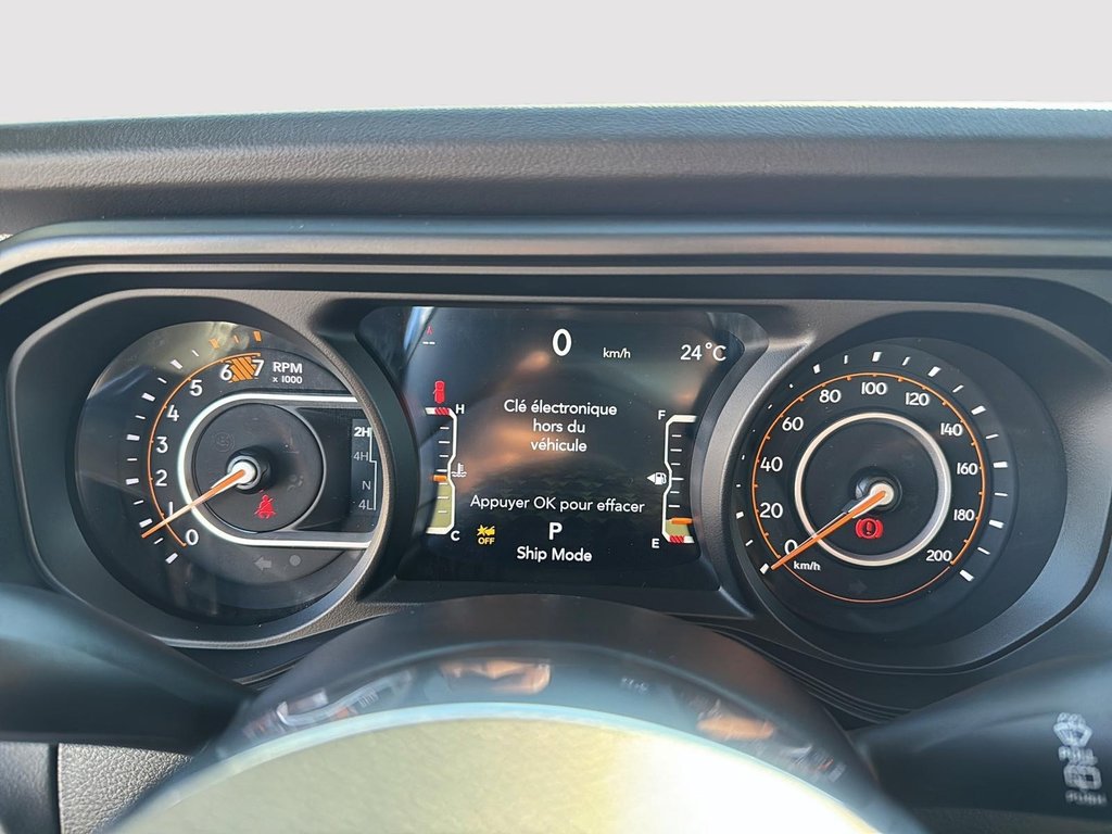 Jeep WRANGLER 4-Door SAHARA 2025 à St-Jean-Sur-Richelieu, Québec - 13 - w1024h768px