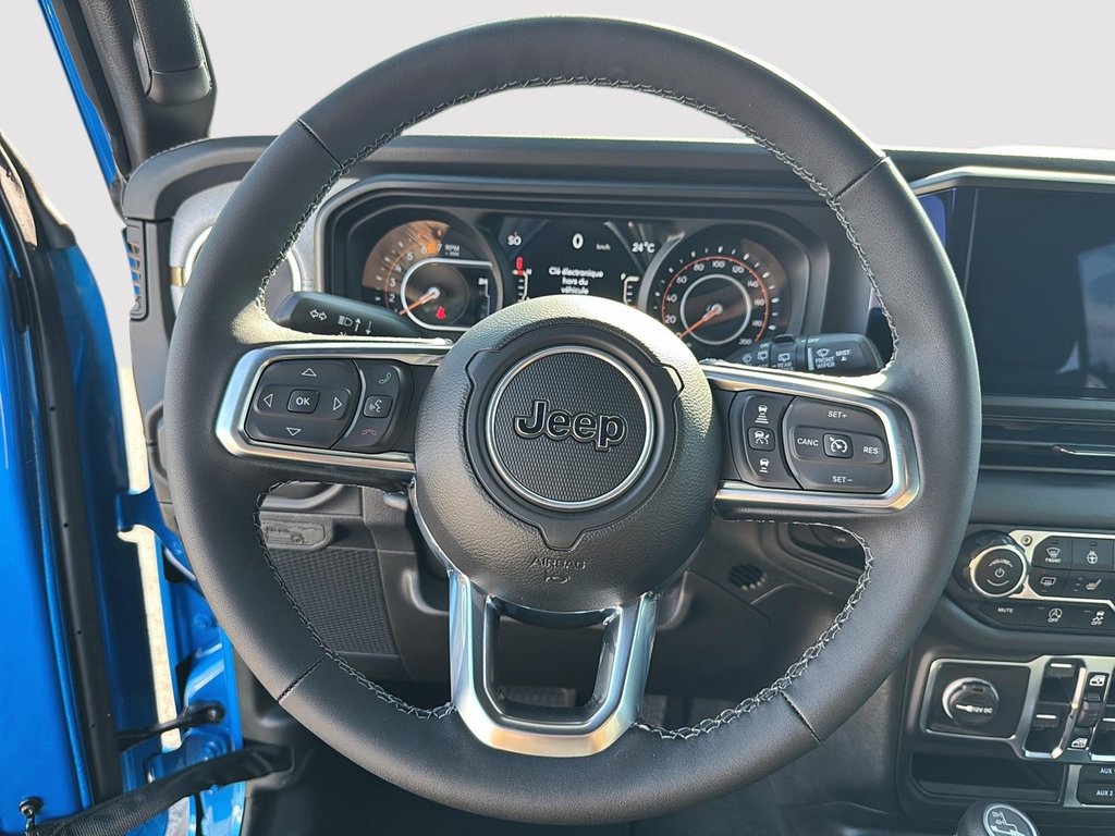 Jeep WRANGLER 4-Door SAHARA 2025 à St-Jean-Sur-Richelieu, Québec - 12 - w1024h768px