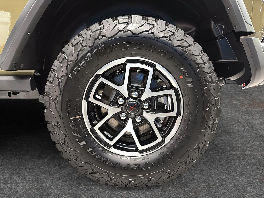 2025 Jeep Wrangler 4-Door RUBICON in Sherbrooke, Quebec - 7 - w1024h768px