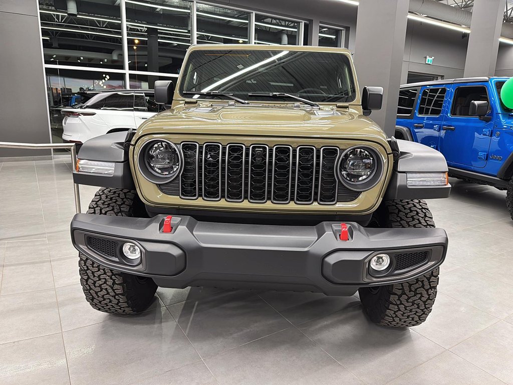 2025 Jeep Wrangler 4-Door RUBICON in Sherbrooke, Quebec - 2 - w1024h768px