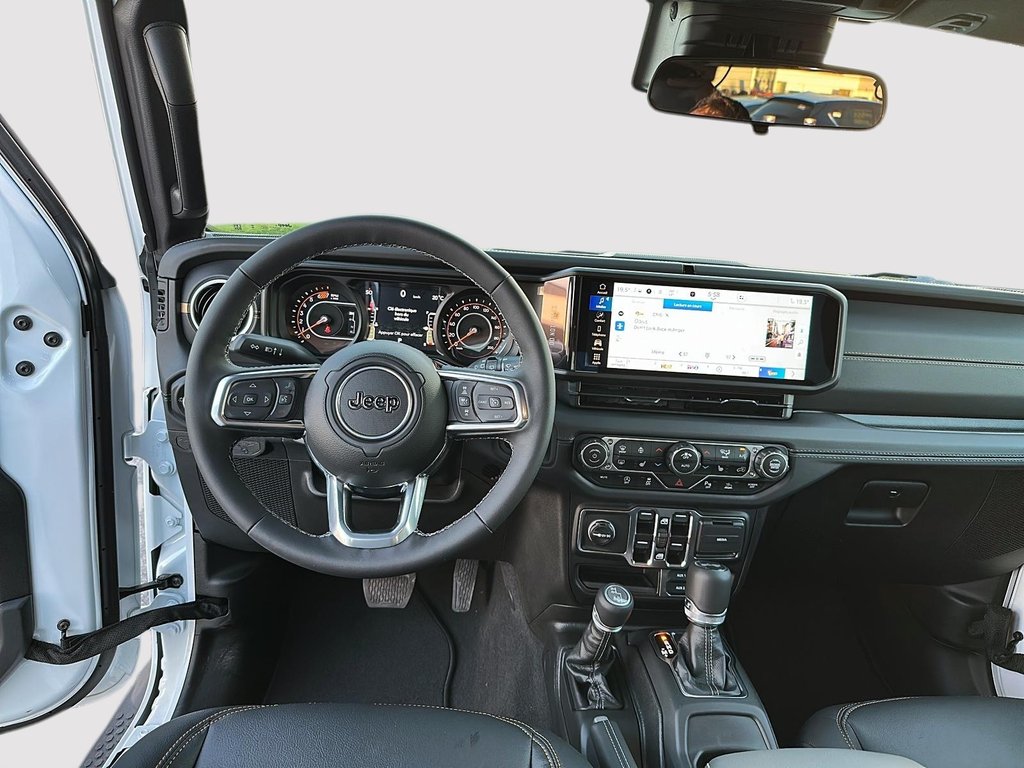 2025 Jeep WRANGLER 4-Door SAHARA in Sherbrooke, Quebec - 13 - w1024h768px