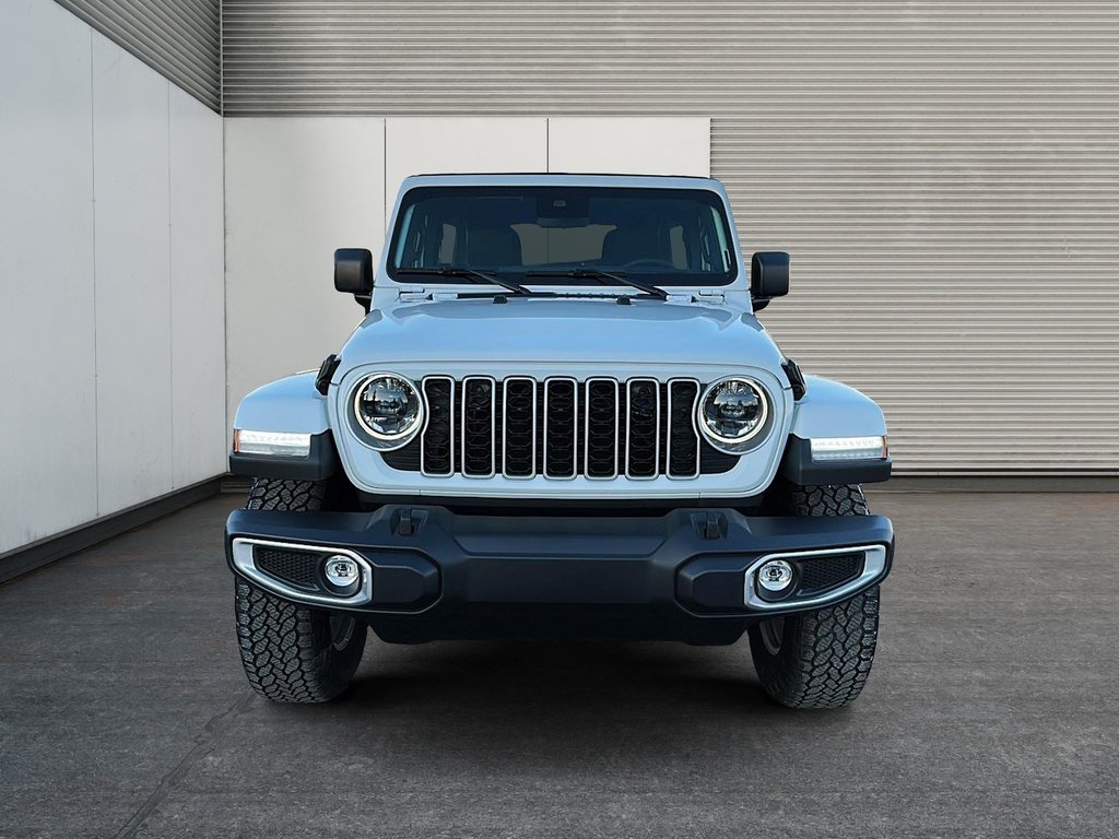 2025 Jeep WRANGLER 4-Door SAHARA in Sherbrooke, Quebec - 2 - w1024h768px