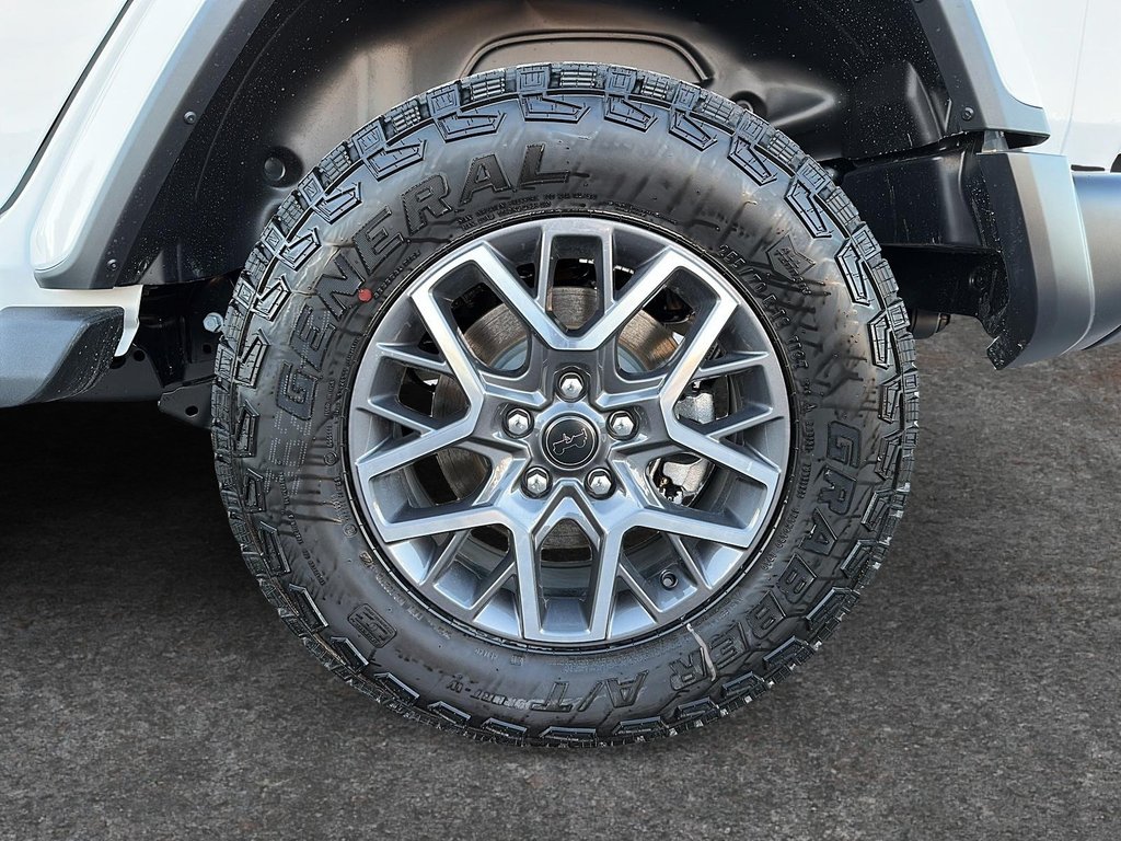 2025 Jeep WRANGLER 4-Door SAHARA in Sherbrooke, Quebec - 7 - w1024h768px