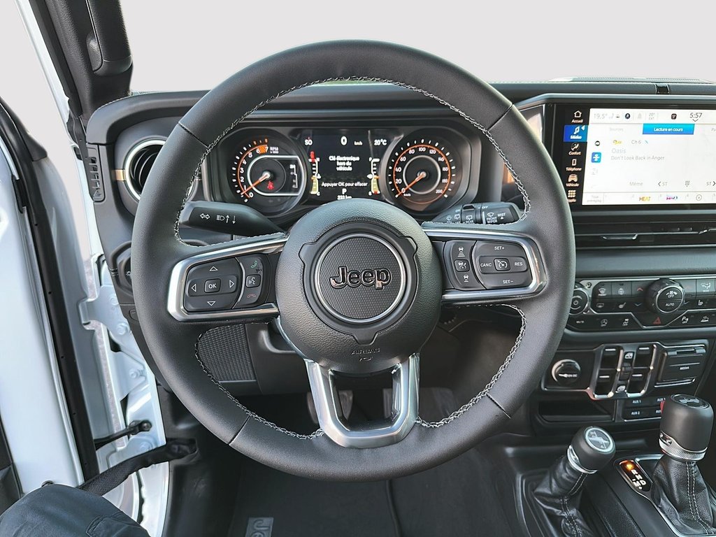2025 Jeep WRANGLER 4-Door SAHARA in Sherbrooke, Quebec - 11 - w1024h768px
